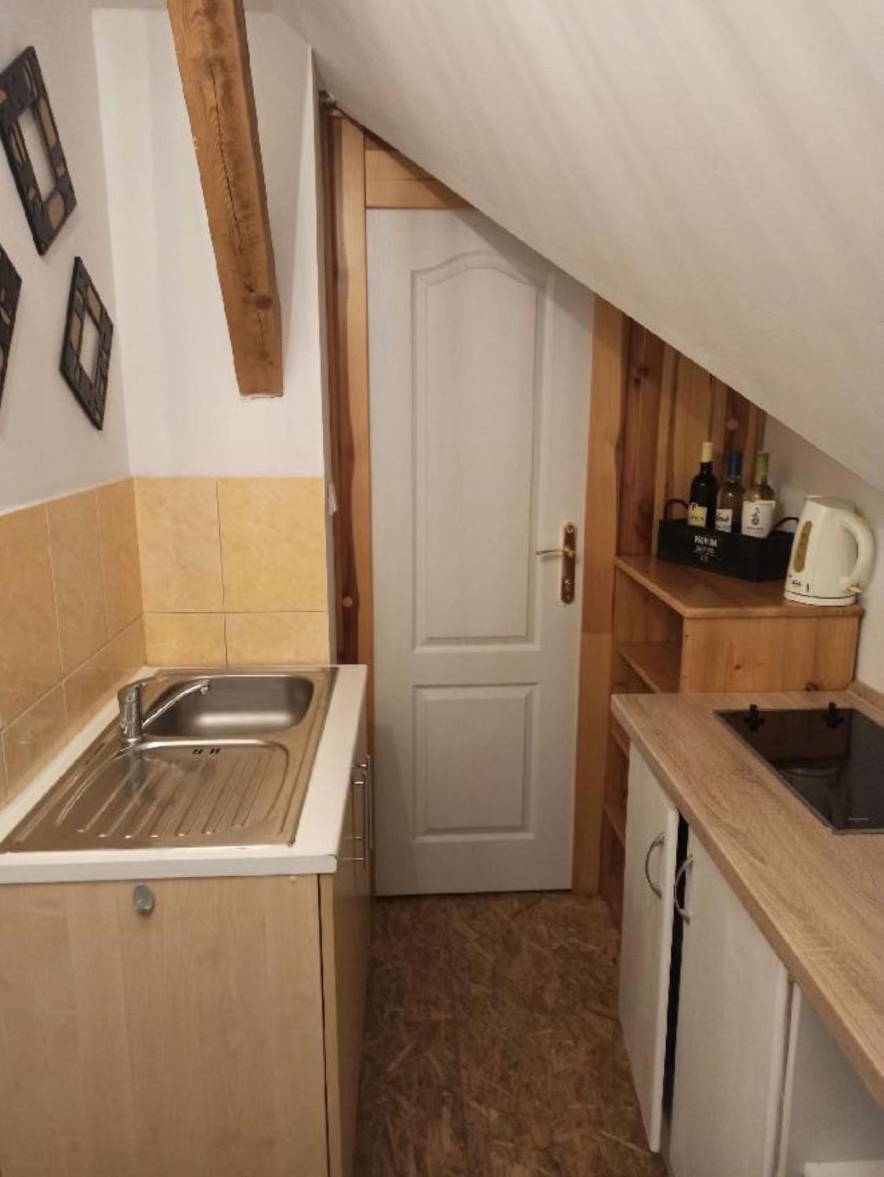 Apartmany Ziakova - Ubytovani Nove Hrady 111 Екстер'єр фото
